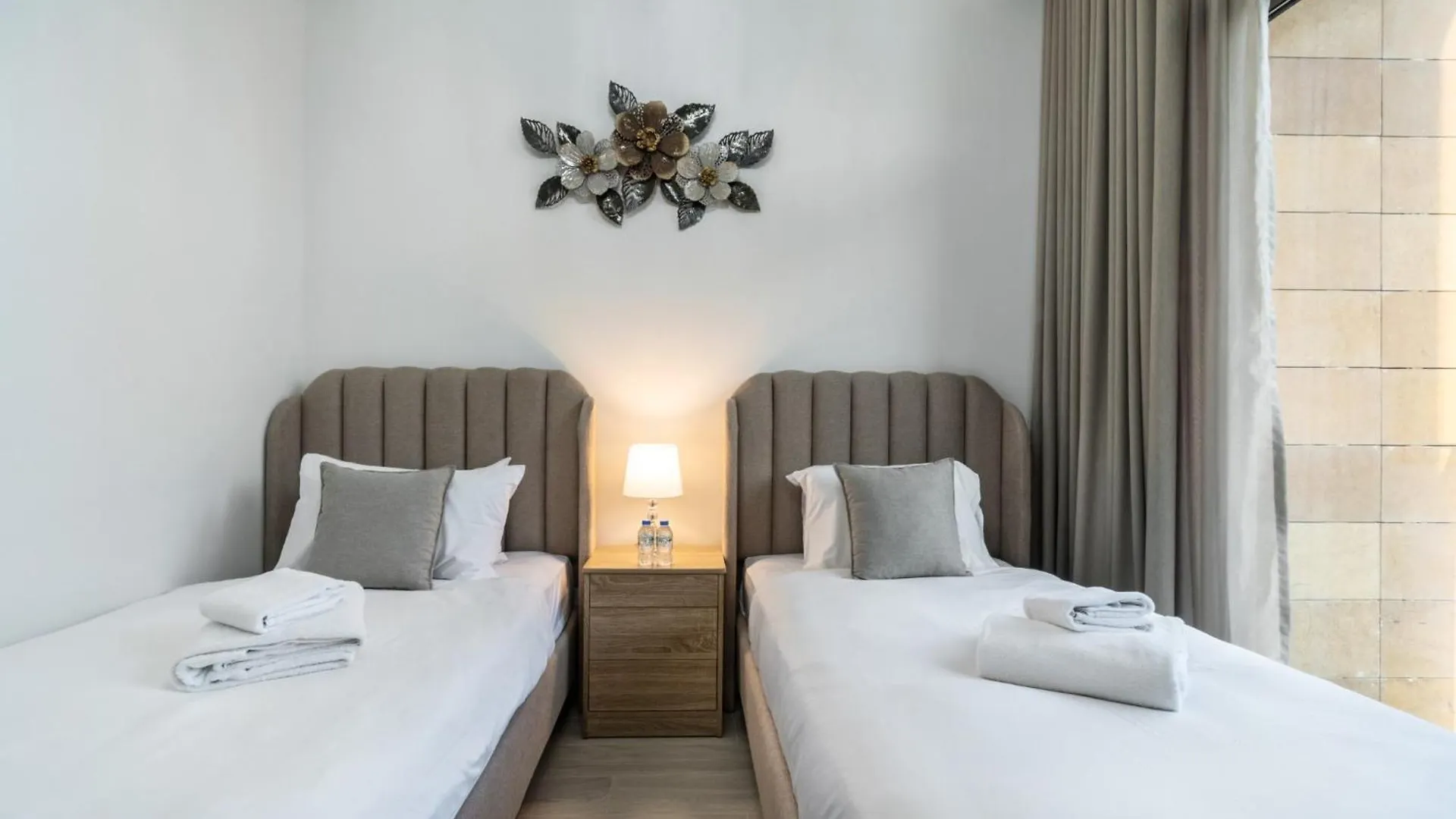 Dream Inn - 2 Bedroom Apartment With Balcony & Pool Access, Azizi Riviera Dubai